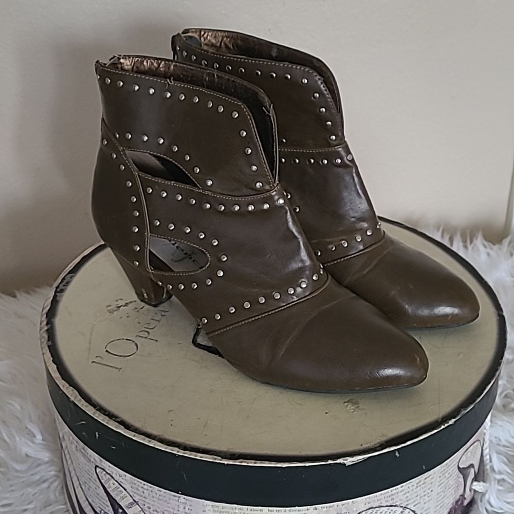 Vegan Leather cut out ankel boots - Picture 5 of 13
